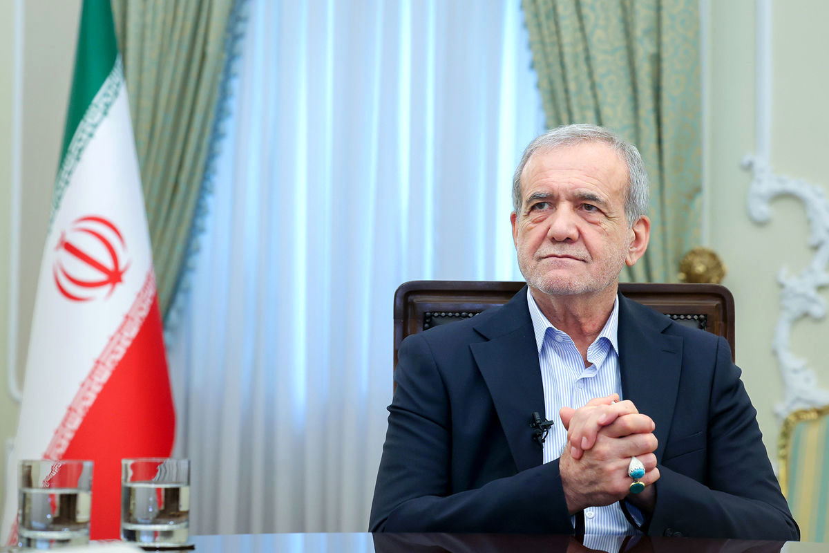 پزشکیان نسبت به پیشنهاد «مذاکره درباره موشک» و تضعیف امنیت هشدار داد