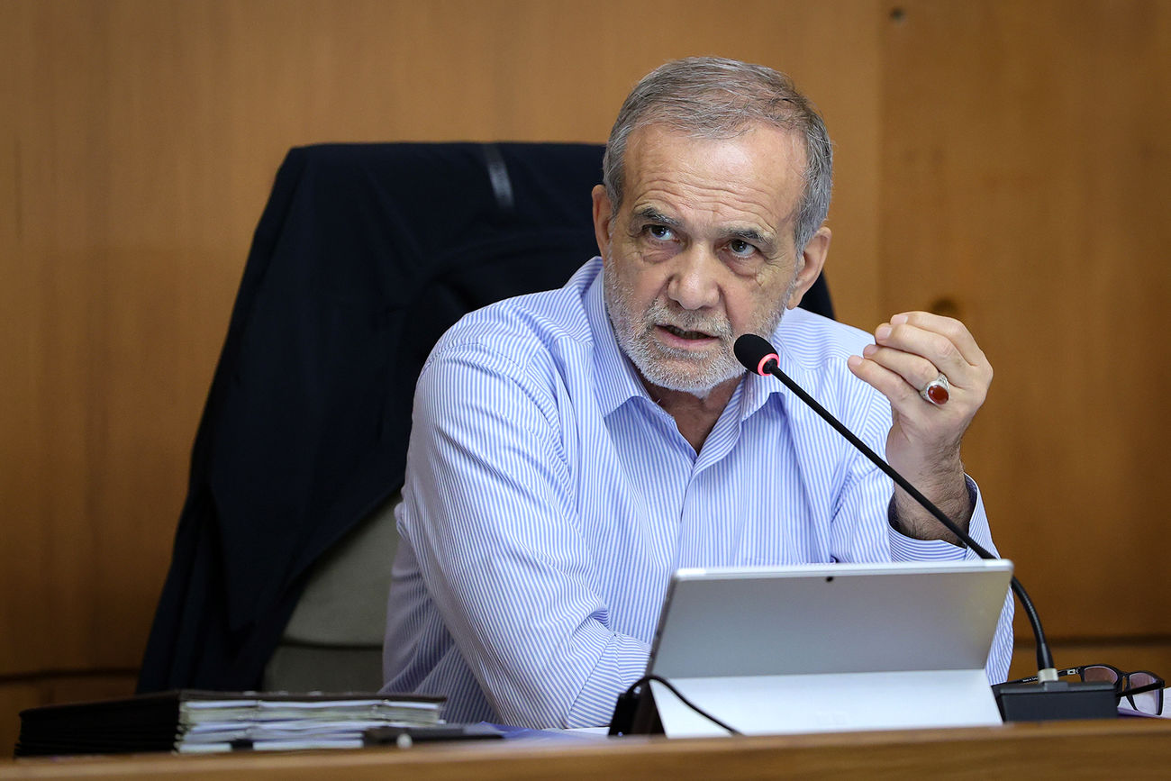 رئیس‌جمهور: تلاش داریم دولت را کوچک کنیم و هزینه‌ها را کاهش دهیم