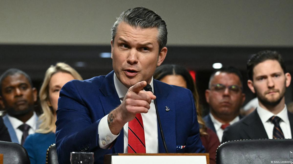 وزیر جنگ آمریکا: مقابله با مواد مخدر در ونزوئلا اختیاری قانونی است