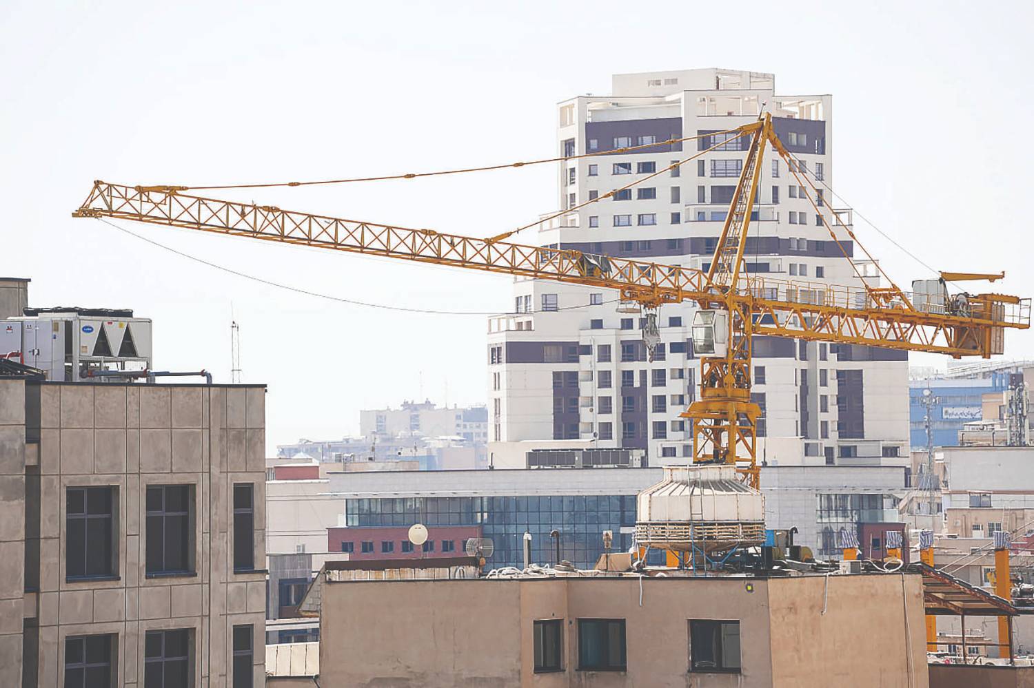 پیروزی زمین‌داران بر سازندگان مسکن