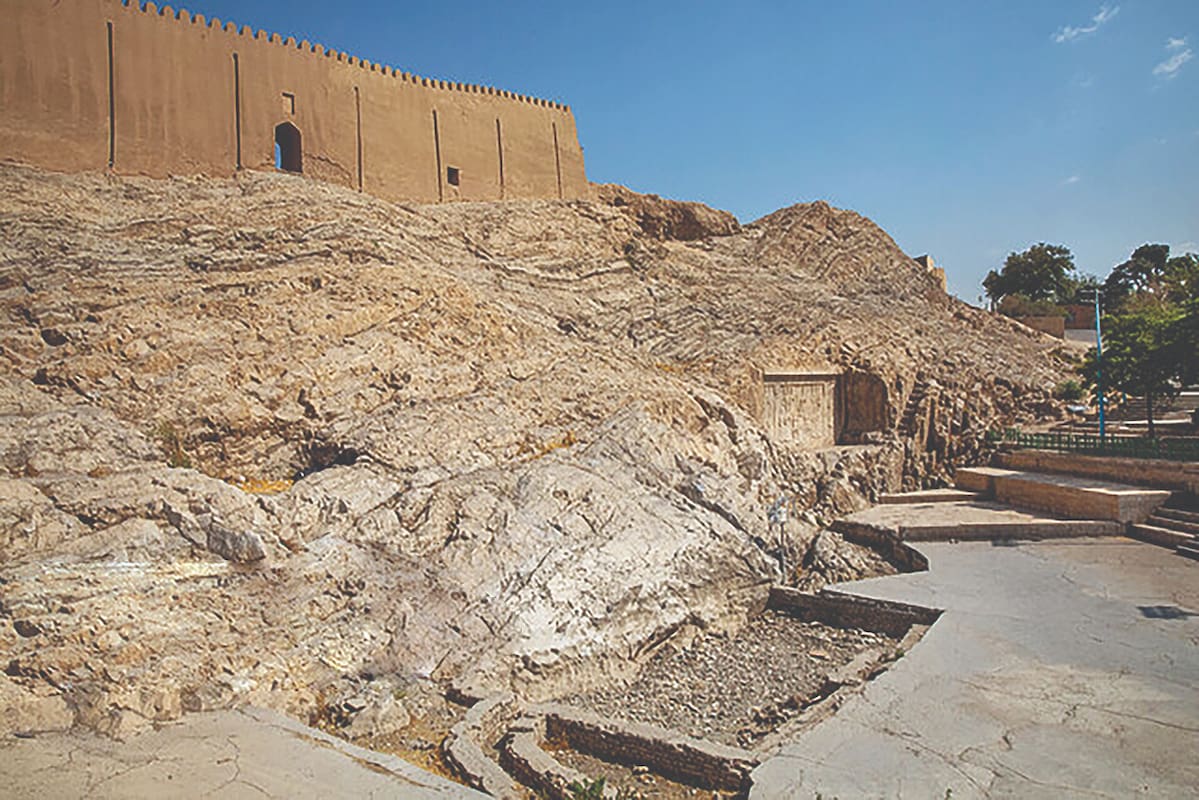 چرا باستان‌شناسان و مقامات به «چشمه‌علی» رفتند؟