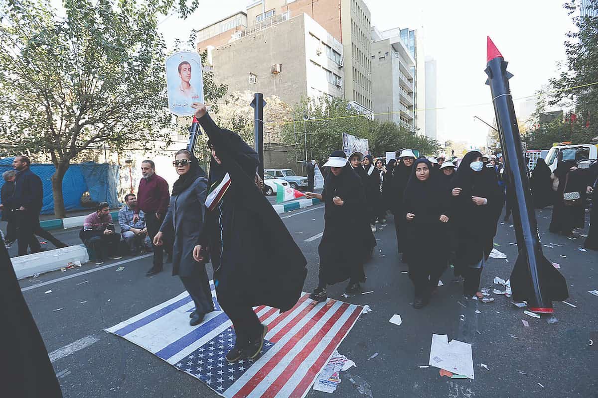 گرامیداشت استقلال و استحکام درونی