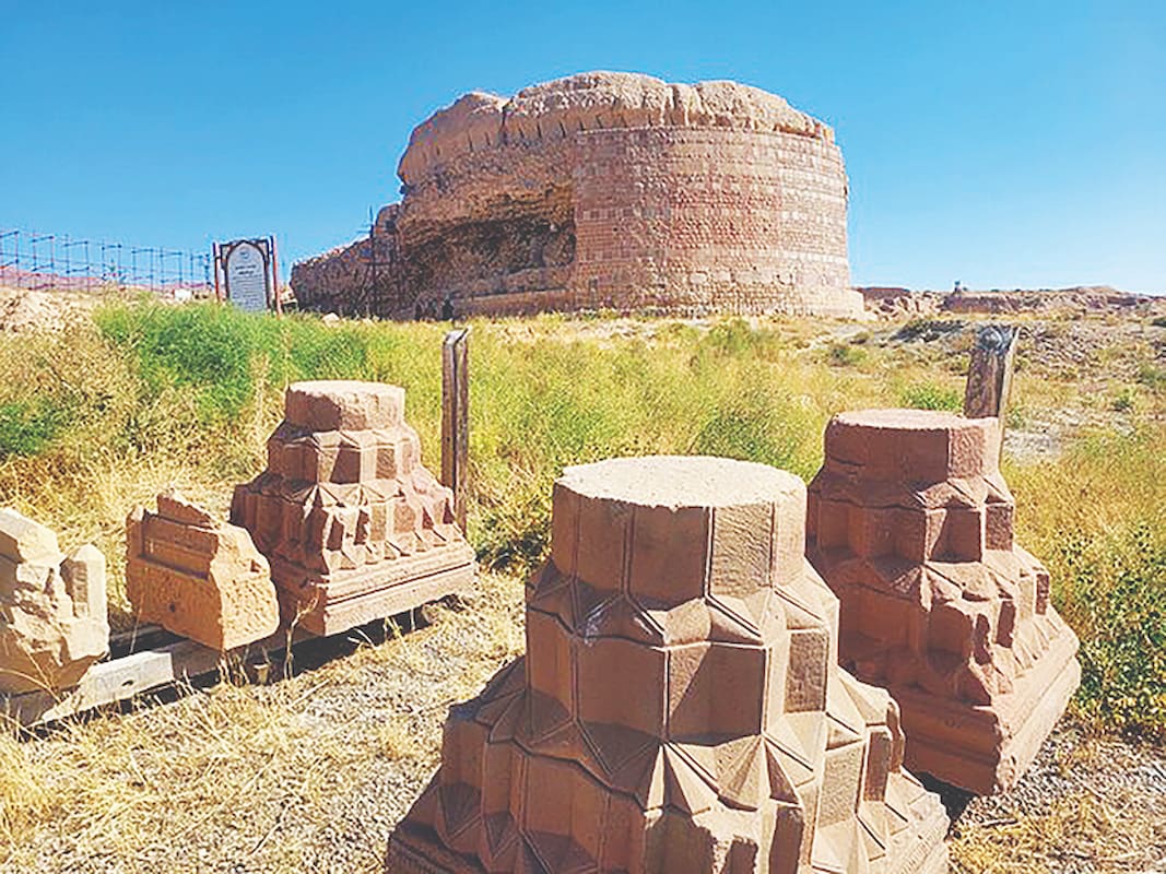 ۲شهر باستانی و قدیمی‌ترین دانشگاه شمال‌غرب ایران در مخاطره