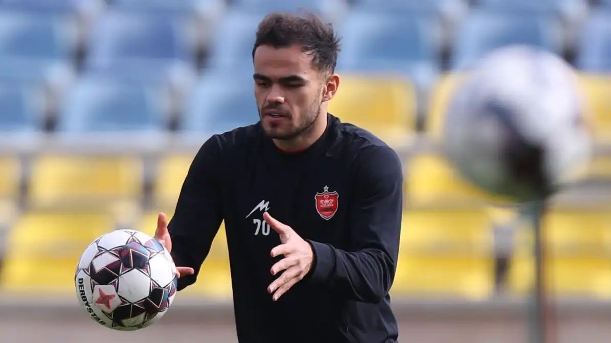 ستاره ازبک پرسپولیس؛ چه باشگاه‌هایی چشم به اوستون اورونوف دوخته‌اند؟