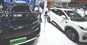 BYD  از تسلا سبقت گرفت