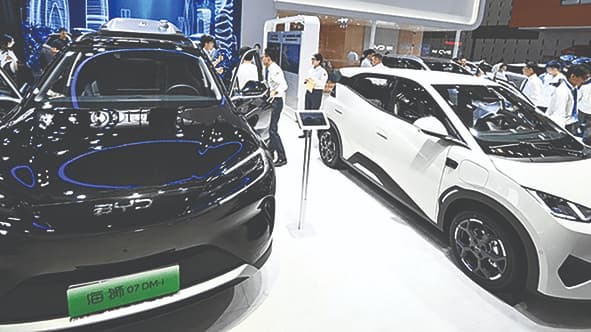 BYD  از تسلا سبقت گرفت