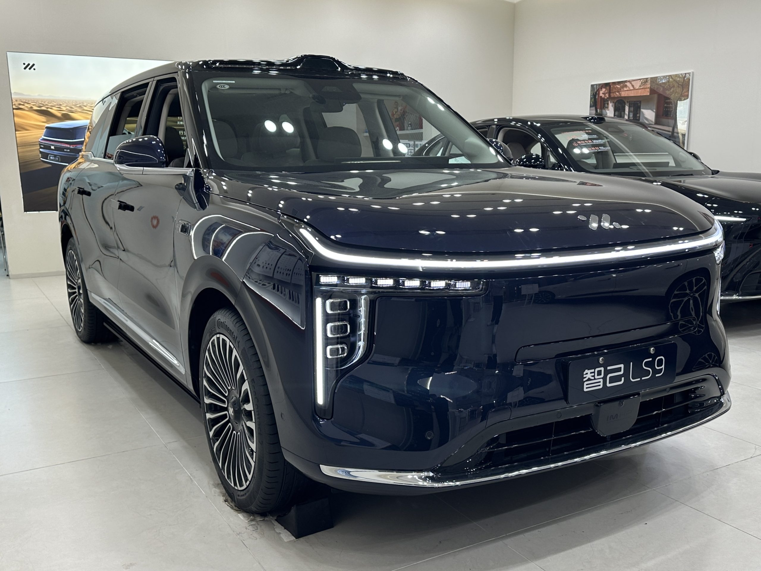 طراحی بی‌نظیر LS9؛ بزرگ‌تر از لندکروزر و مینیمالیست