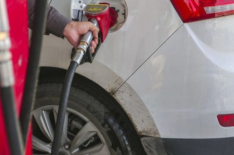 توقف اصلاح قیمت بنزین توسط دولت+ جزئیات جنجالی