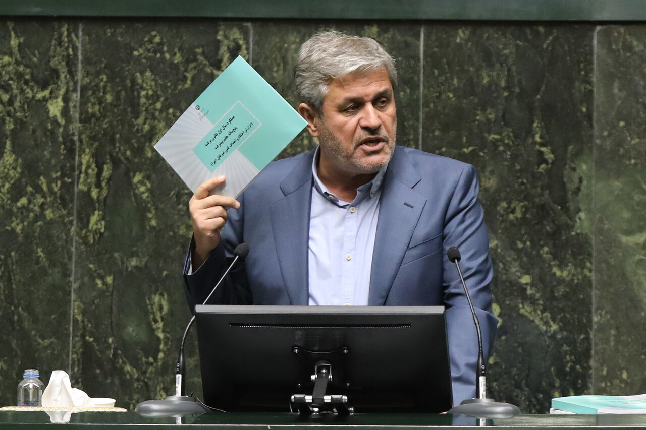 تاجگردون: اولویت افزایش حقوق با اقشار کم‌درآمد در بودجه ۱۴۰۵