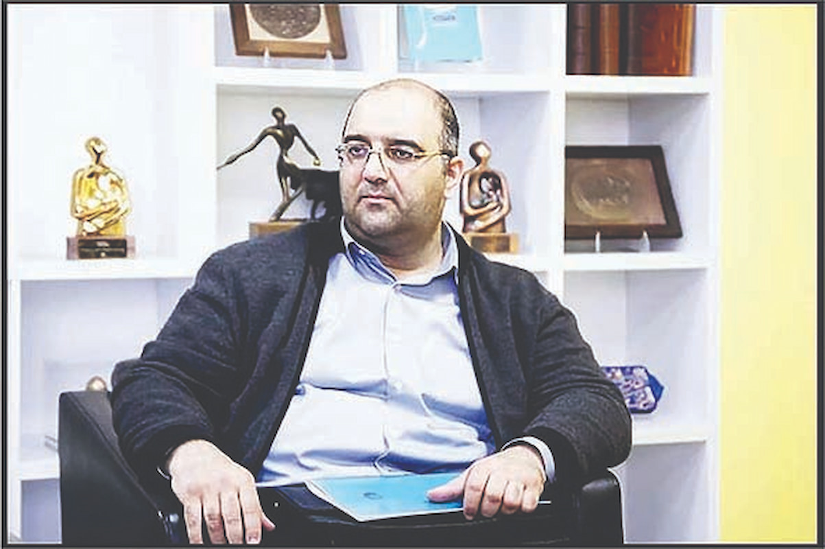 انتقاد DNA هنر است