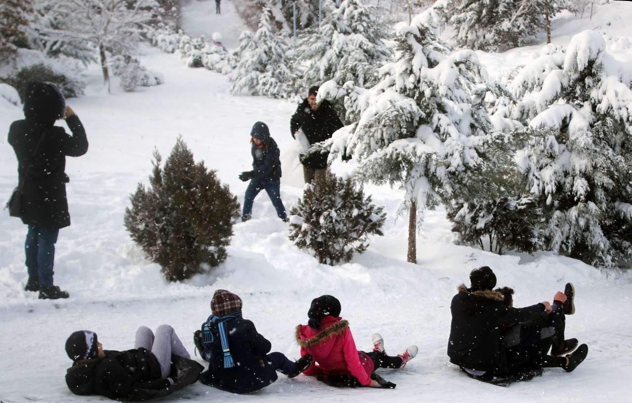 بارش سنگین برف در ایران آغاز شد؛ البرز و زاگرس تا ۷۰ سانتی‌متر برف می‌گیرند