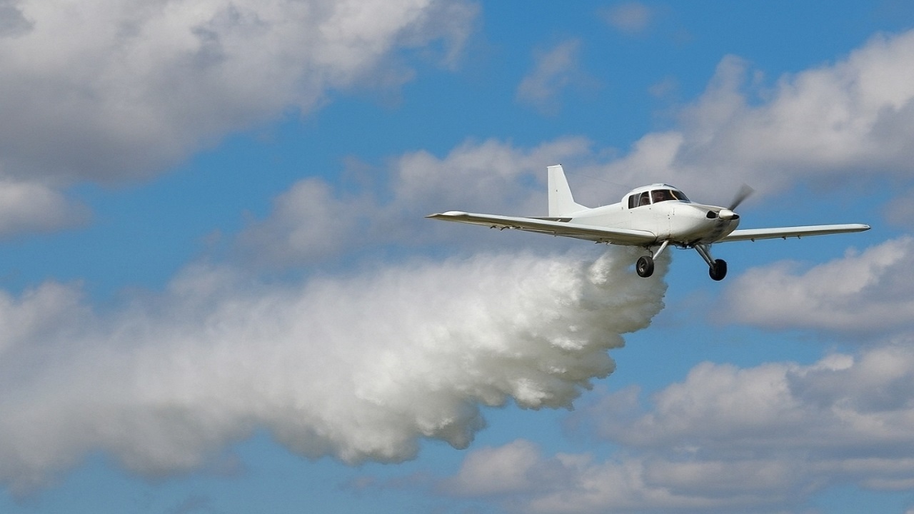 پروازهای بارورسازی ابرها با هدف مقابله با خشکسالی در شمال‌غرب انجام شد