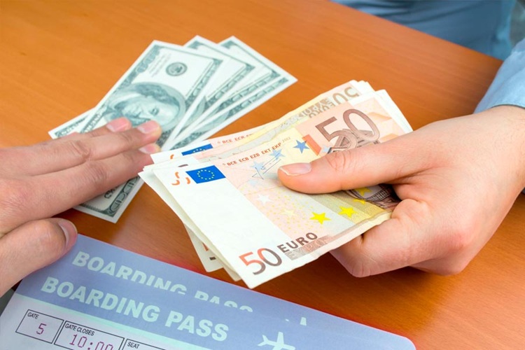 ارز مسافری و دانشجویی تغییر کرد؛ نرخ بر مبنای تالار دوم تعیین شد