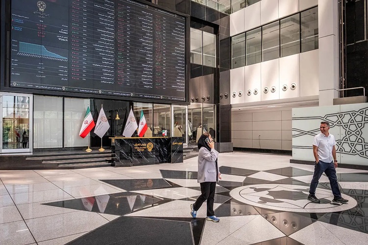 رشد بازار سهام به نقطه حساس؛ فقط تحلیل‌گران جان سالم می‌برند