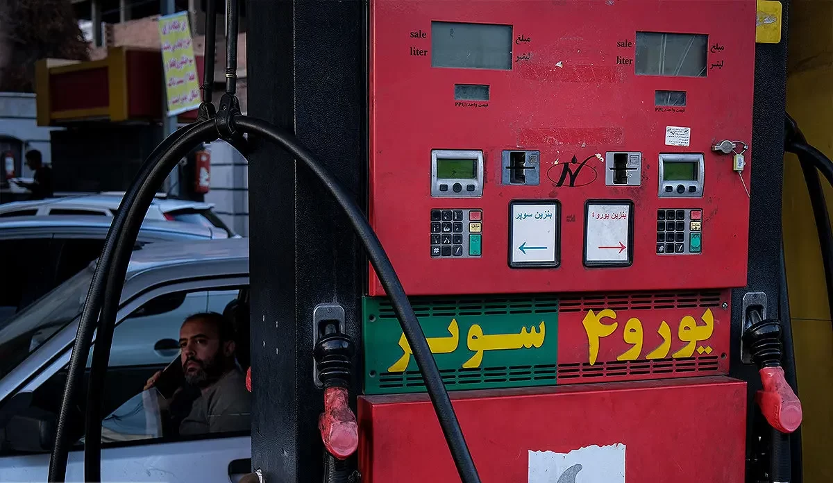 بورس انرژی بنزین سوپر را فروخت، اما خبری از عرضه آن در جایگاه‌ها نیست