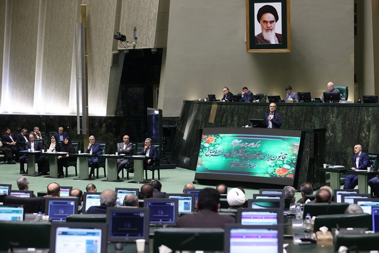 بودجه ۱۴۰۵ بالاخره به مجلس می‌رسد؛ بهارستان آماده شوک اقتصادی