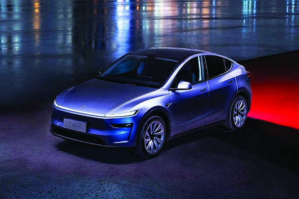 تاکسی‌های بدون راننده ایلان ماسک وارد آزمایش جاده‌ای شدند