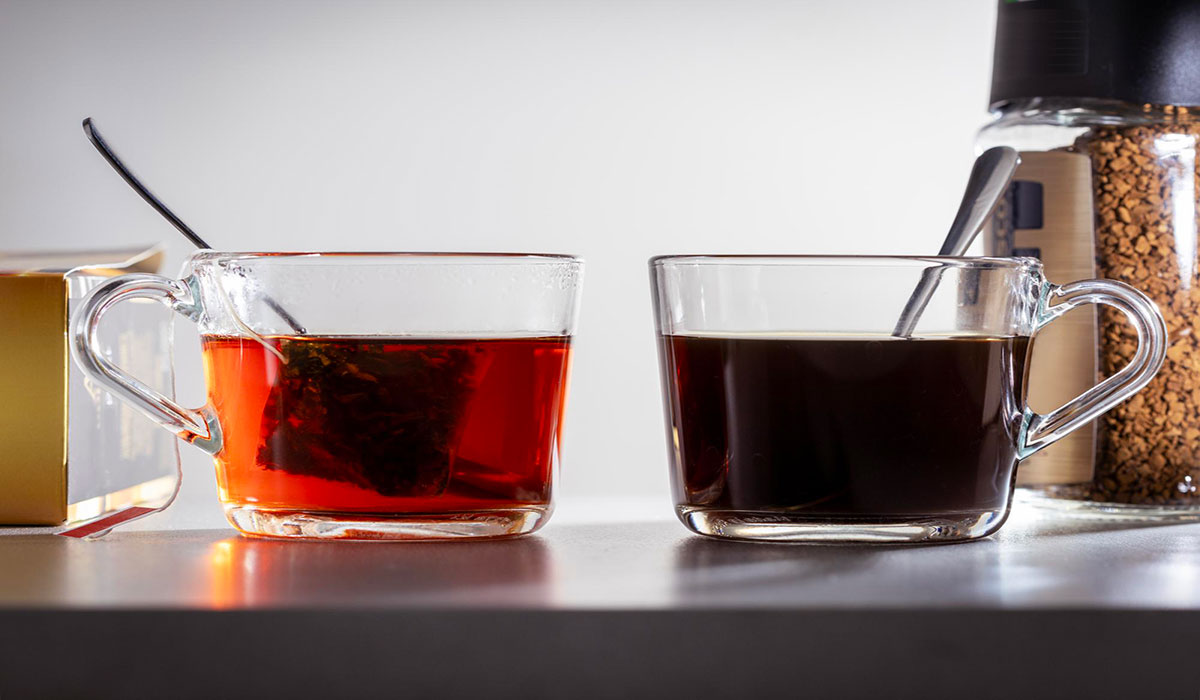 انتخاب نوشیدنی سالم‌تر برای استخوان‌ها؛ قهوه یا چای؟