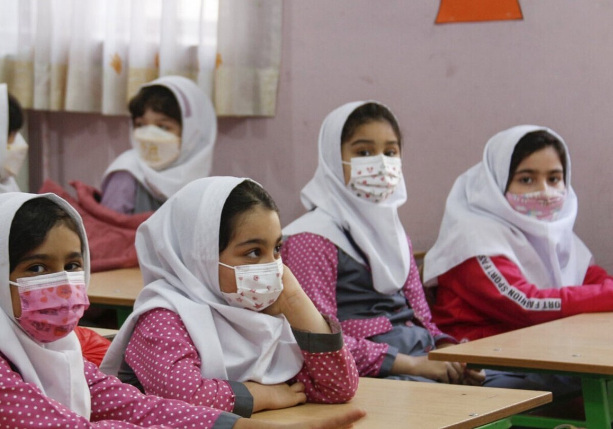 آلودگی هوا و آنفلوآنزا مدارس را تعطیل کرد؛ بررسی تعطیلی استان‌ها برای شنبه ۲۲ آذر