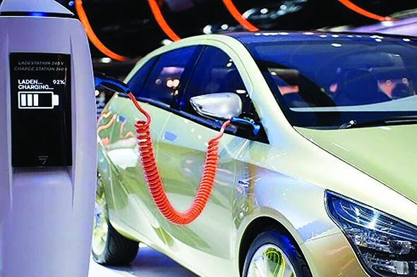 توسعه خودروهای برقی باید با تکیه بر توان داخلی دنبال شود