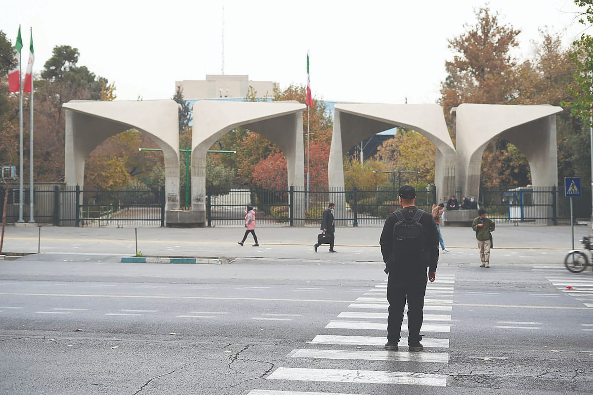 جامعه دانشگاهی در مثلث بحران