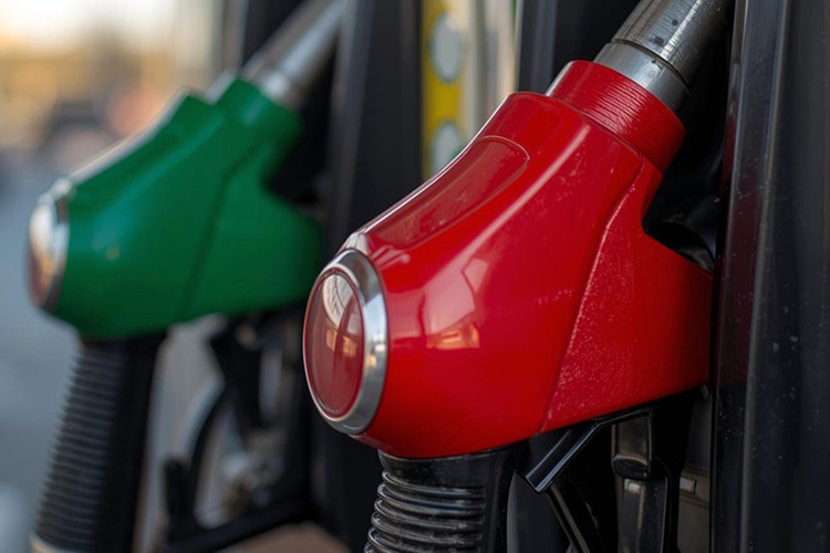 پایان بنزین ارزان نزدیک شد؛ اعلام جزئیات برنامه افزایش پلکانی قیمت‌ها