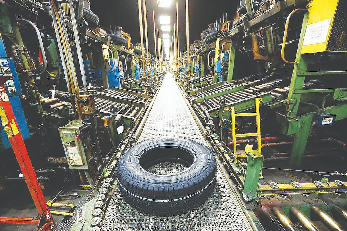 حرکت آهسته تایرسازان در جاده بورس