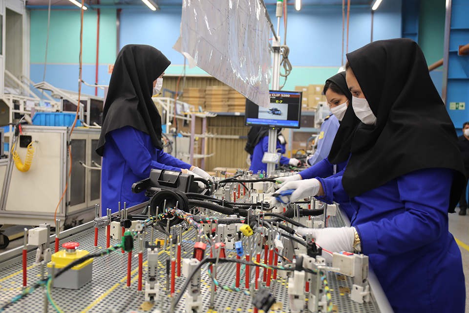 افزایش حقوق کارگران در آستانه تصمیم؛ مذاکرات سه‌جانبه شروع می‌شود