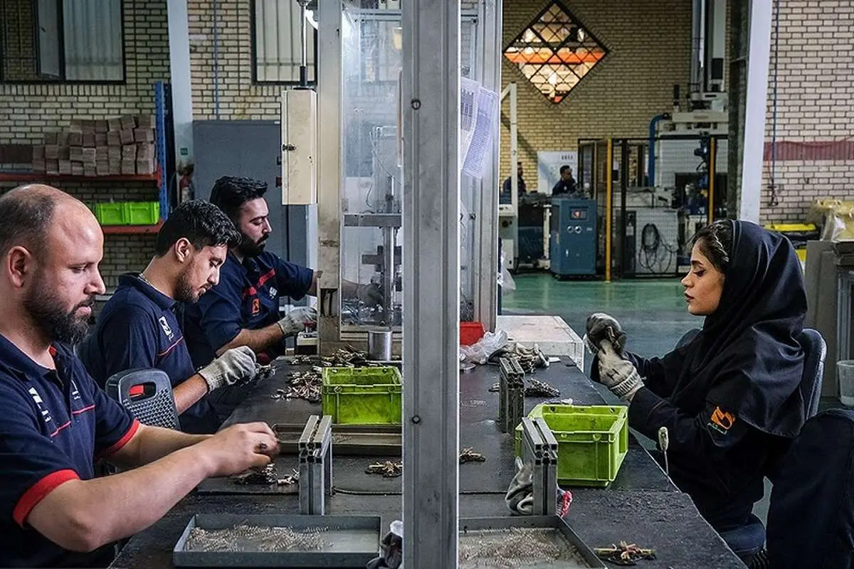 بررسی سبد معیشت کارگران از ۲۹ آذر؛ چانه‌زنی برای دستمزد در پیش است