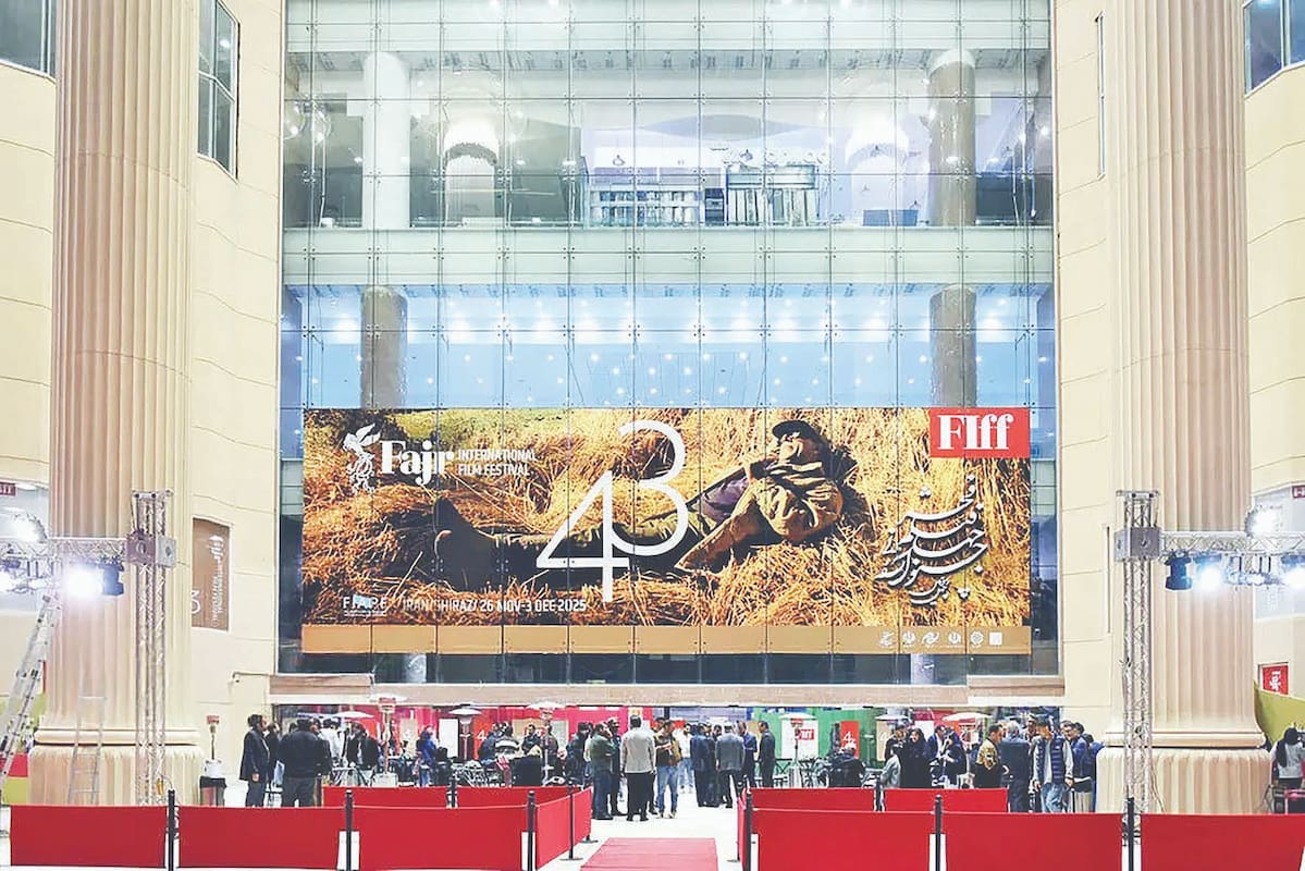 خلأ ارتباط با مردم