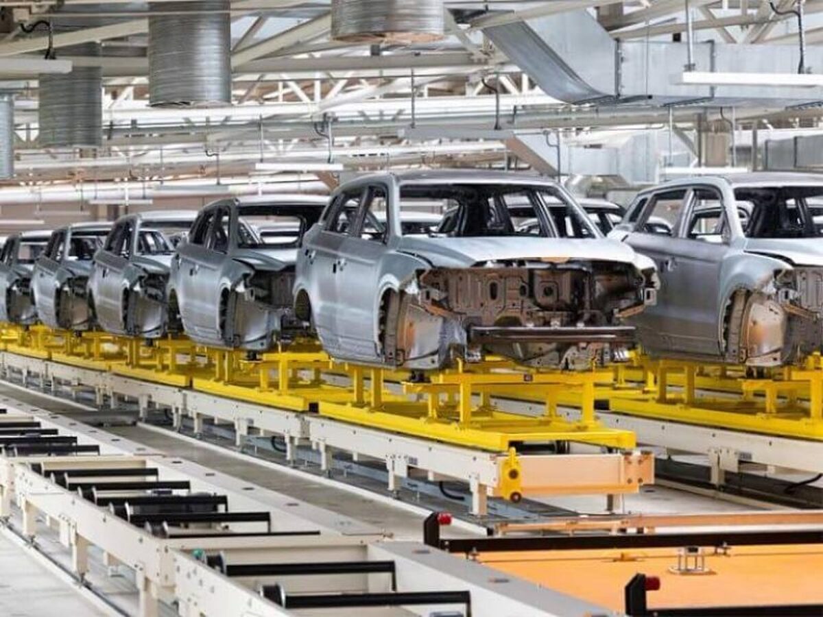 درخواست افزایش قیمت ایران‌خودرو؛ چرا تأیید نشد؟