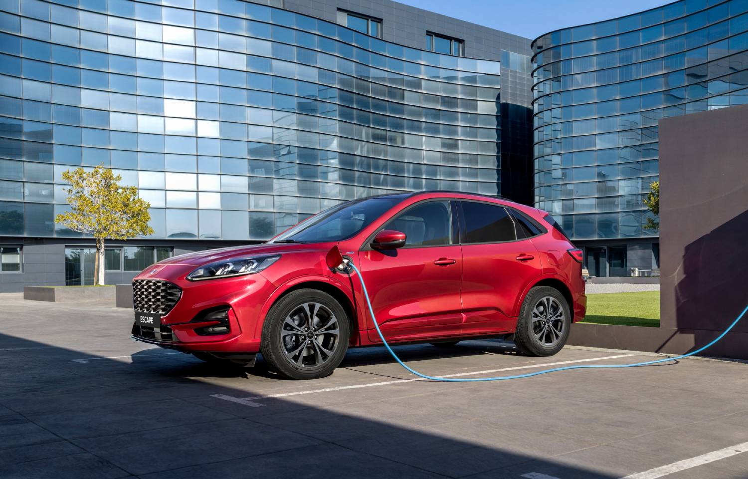 قانون ۲۰۳۵ تغییر کرد؛ پلاگین‌ هیبریدها از خط پایان برگشتند