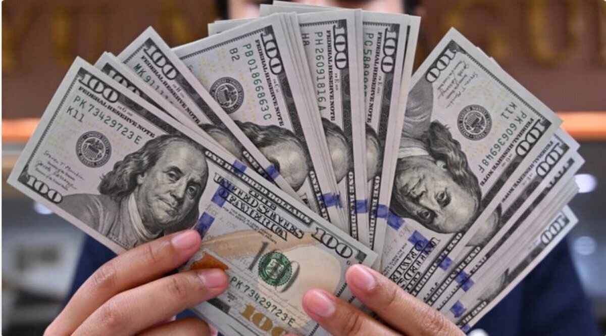 نوسانات بازار ارز به اوج رسید: دلار آزاد به مرز ۱۳۲ هزار تومان نزدیک شد