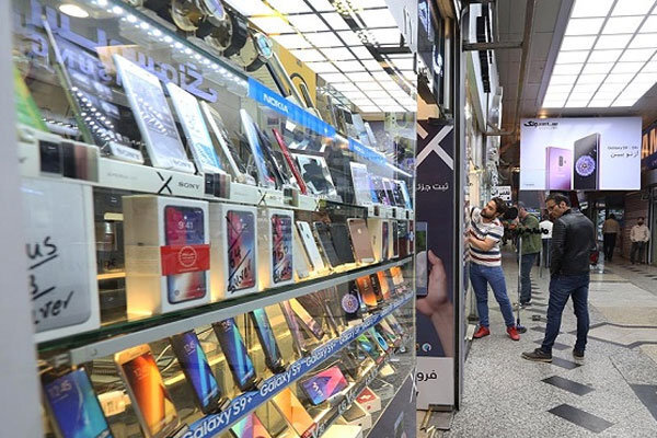 رکود بی‌سابقه در بازار موبایل؛ هجوم خریداران به گوشی دست‌دوم و تعمیرات