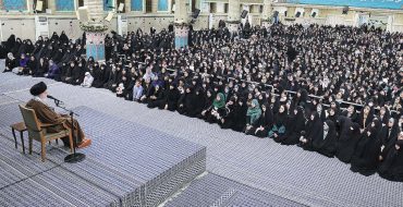 زن مدیر خانه است، نه کارگزار