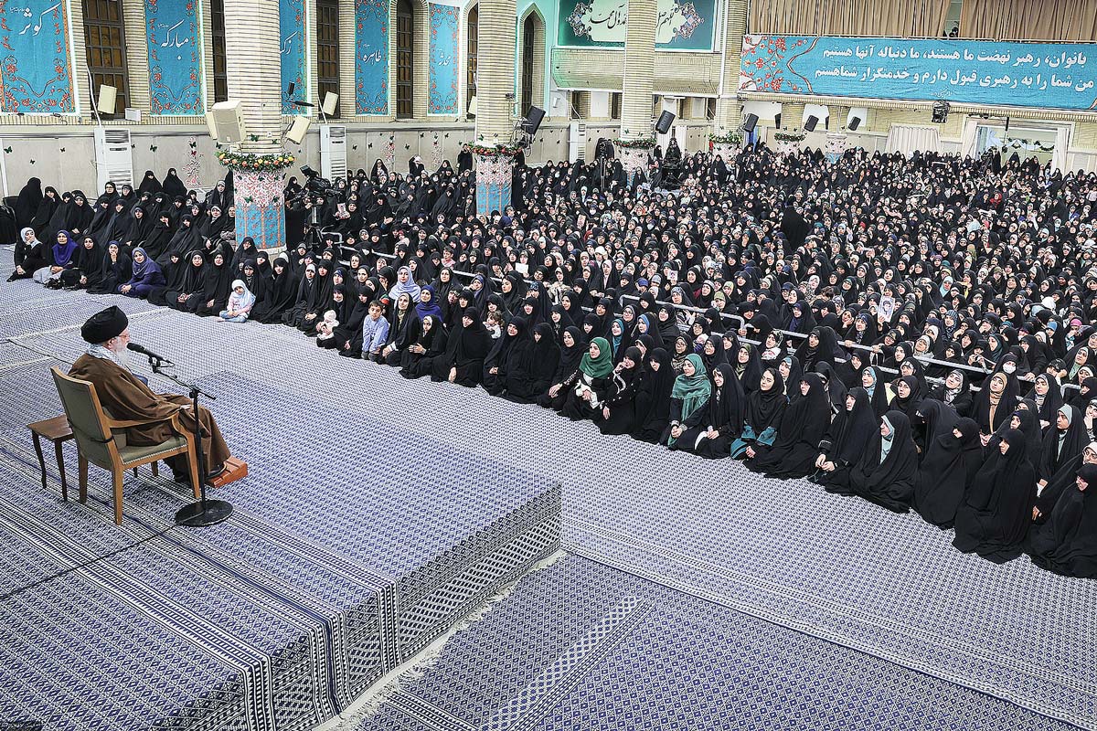 زن مدیر خانه است، نه کارگزار