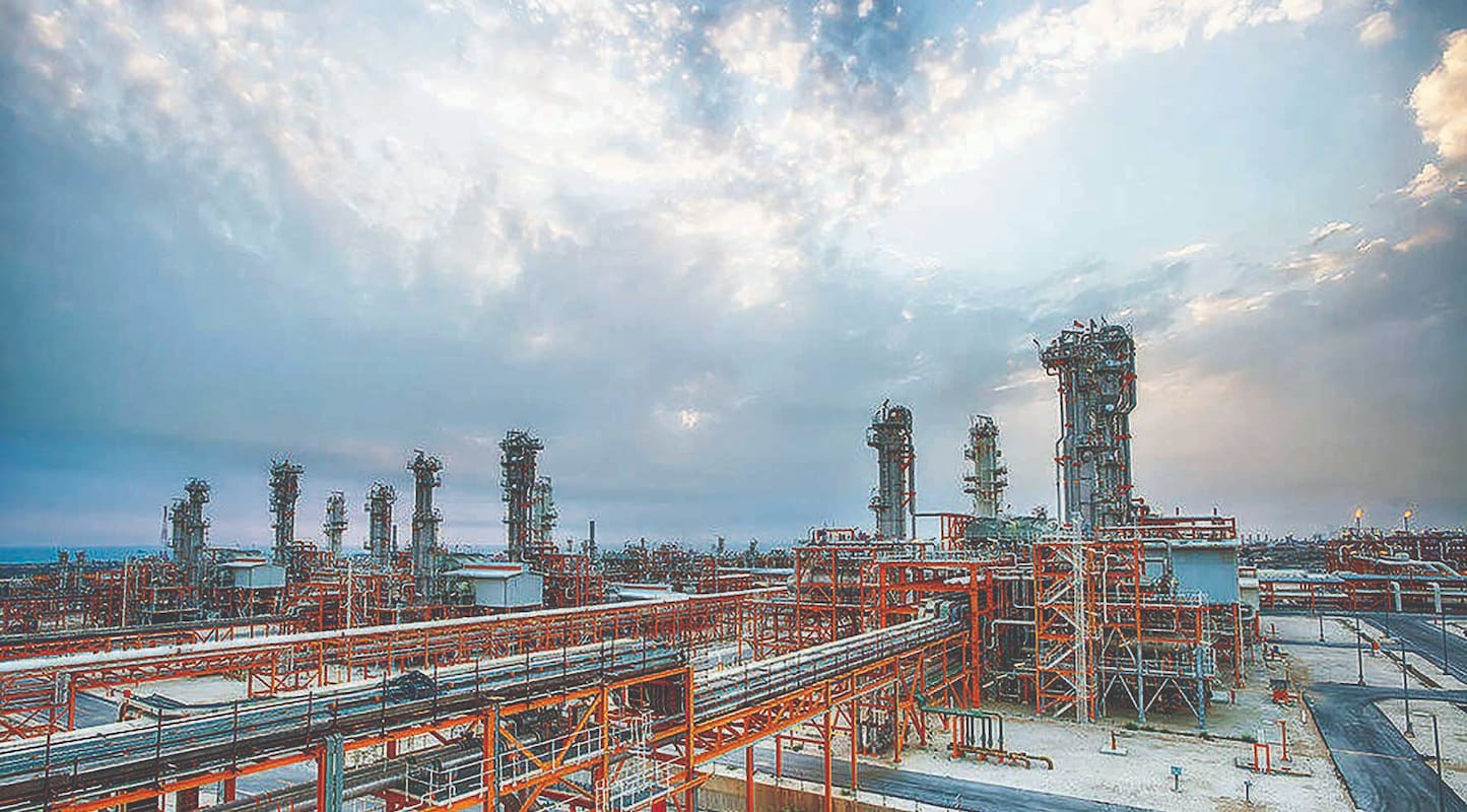 فشار تازه به صنعت نفت، معادله تولید و معیشت را به‌هم زد