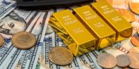 قیمت دلار آزاد به ۱۳۲ هزار و ۵۰۰ تومان رسید؛ چه بر سر بازار طلا و سکه آمد؟