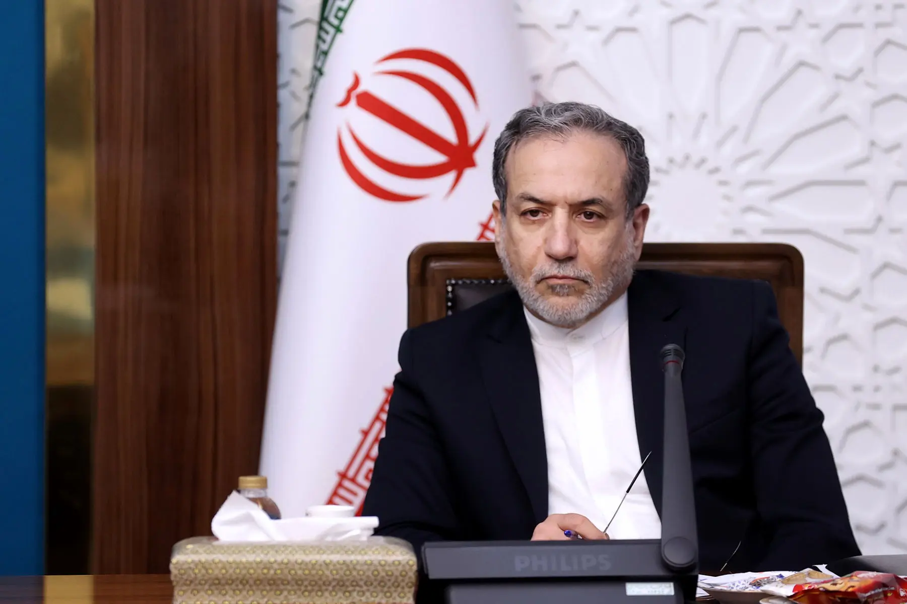 هشدار آشکار عراقچی؛ گره اقتصاد را نباید به تحریم‌ها بست