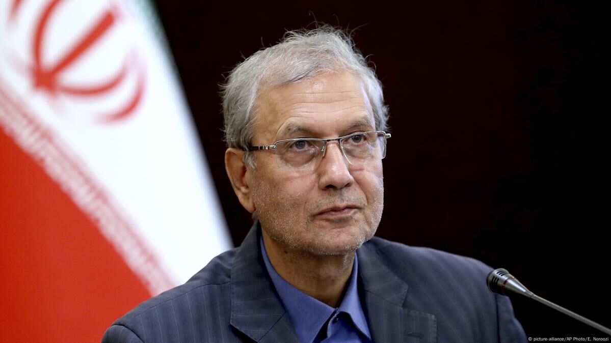 ربیعی: عبور از نگاه امنیتی شرط اصلی توسعه اقتصاد دیجیتال است