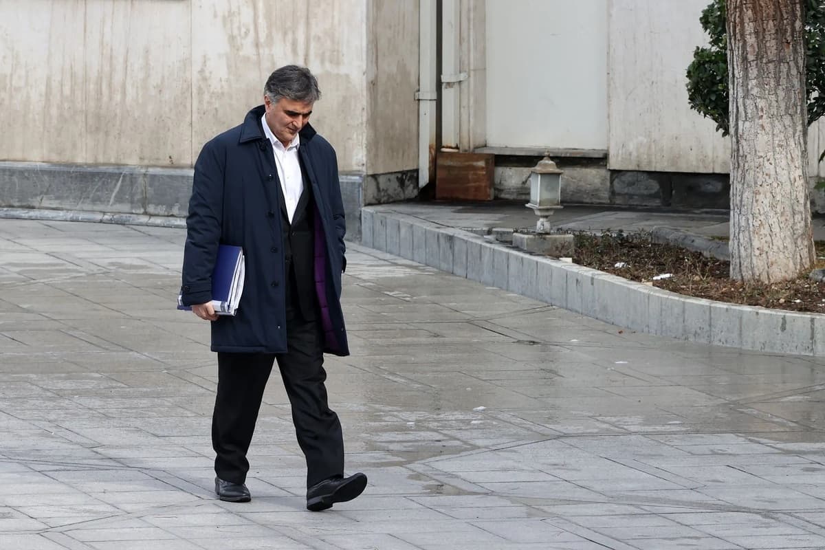 شایعات درباره استعفای رئیس‌کل تکذیب شد؛ فرزین همچنان در سمت خود باقی است