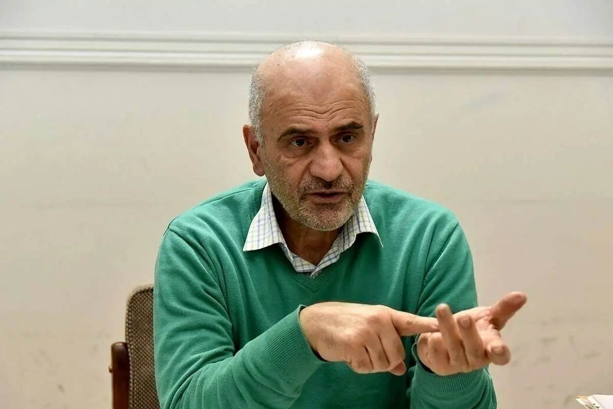 اقتصاددان سرشناس کشور به دلیل مشکلات تنفسی ناشی از آلودگی هوا بستری شد