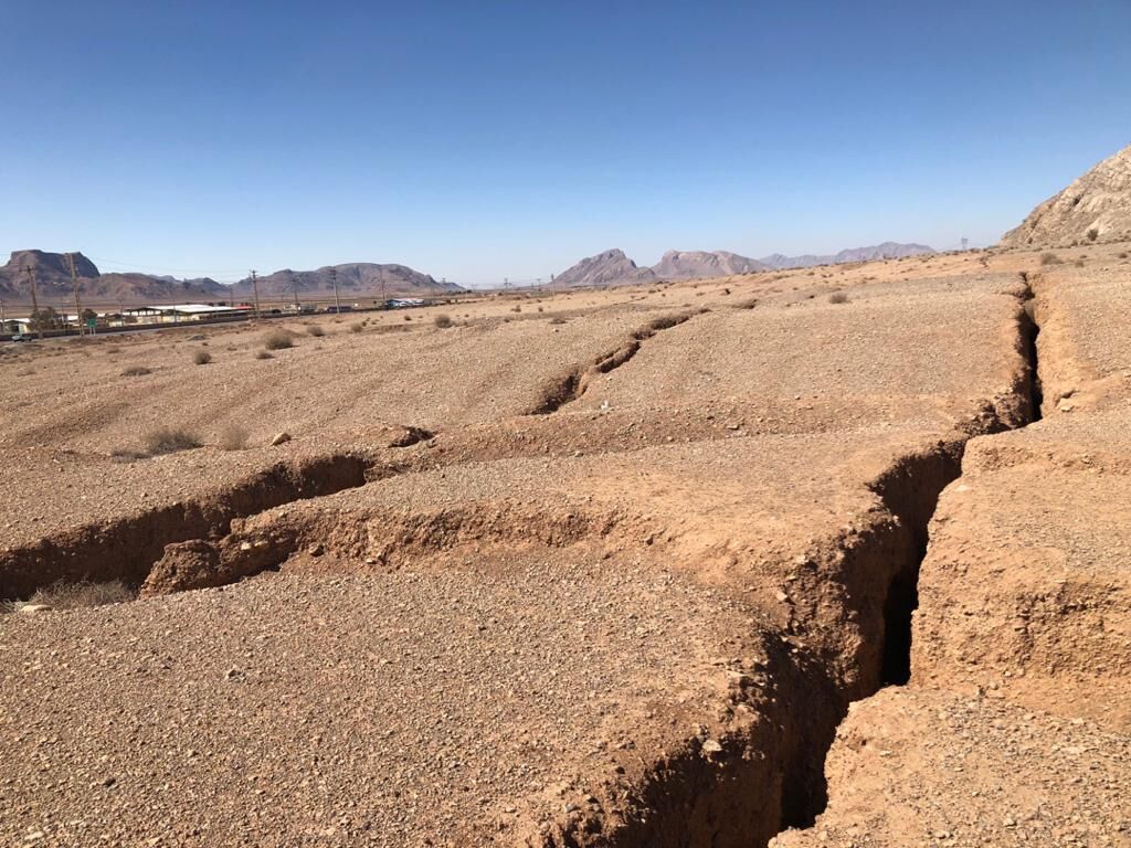 فرونشست زمین با هشدار تازه؛ انتقال آب ۵ دلاری راه‌حل نیست