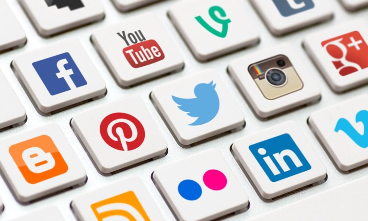 آقامیری: فضای مجازی همان جامعه است، قانون می‌خواهد