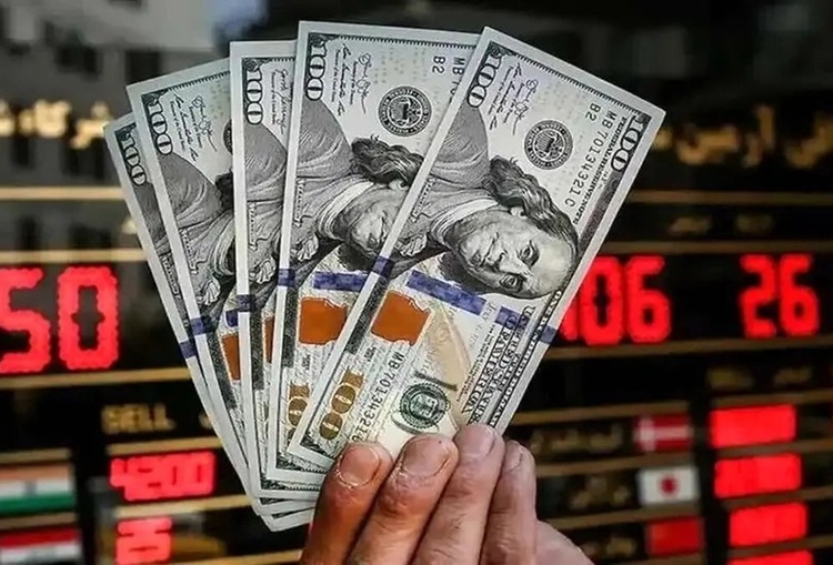 دلار ۱۳۰ هزار تومانی و طلا ۱۳ میلیونی؛ شوک ارزی که بازار را لرزاند