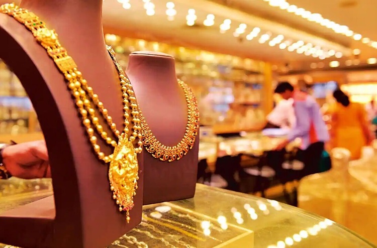 سقوط قیمت طلا آغاز شد؛ ریزش سکه به کانال ۱۴۹ میلیونی