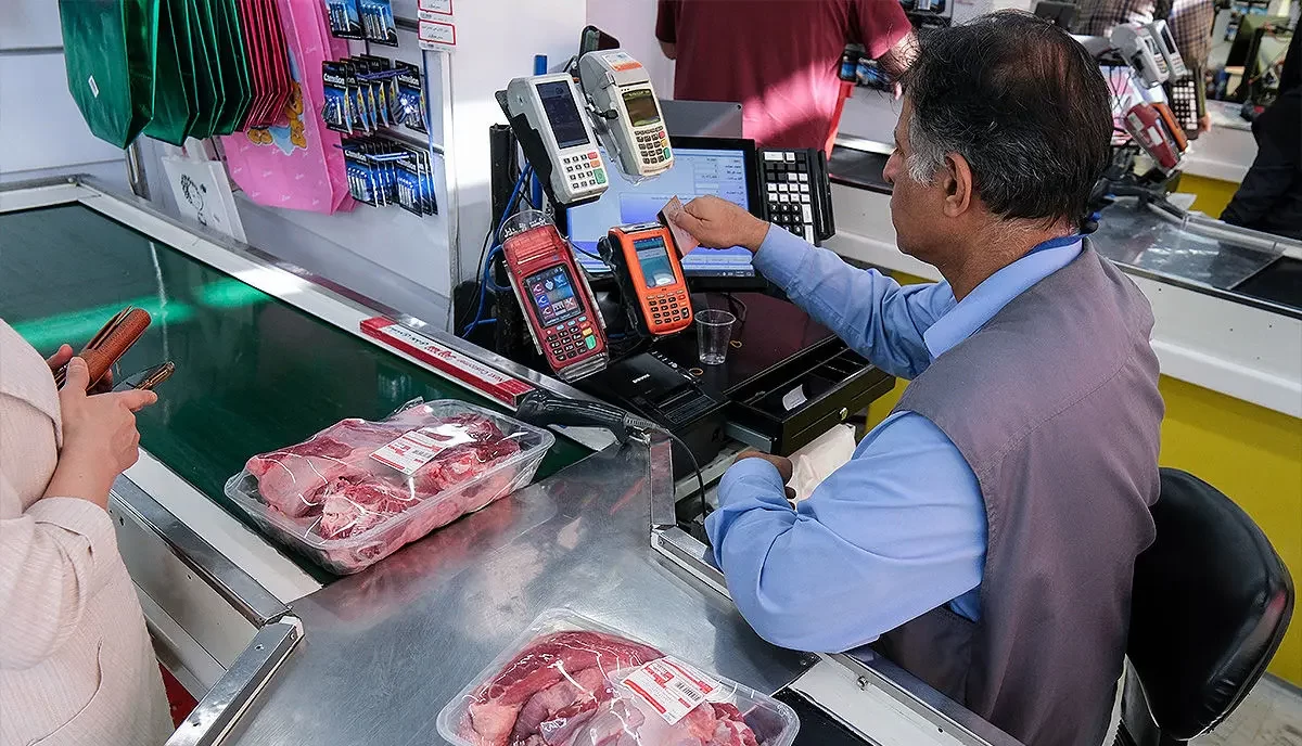 قیمت گوشت گوساله و گوسفندی امروز؛ بسته‌بندی شرکتی همچنان گران‌تر از بسته‌بندی در محل