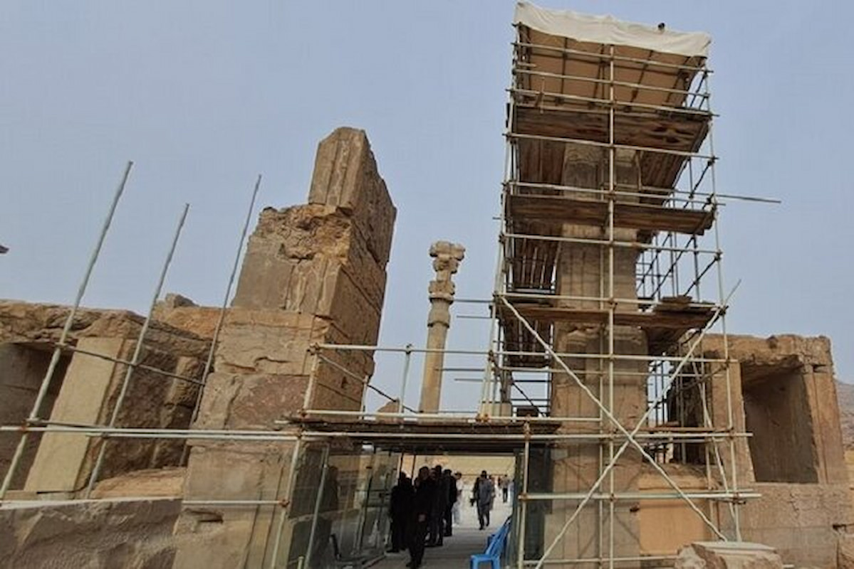 محدودیت‌های مرمتی تخت‌جمشید