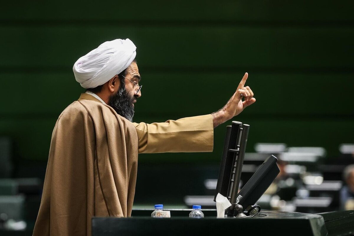 تذکر نماینده خمینی‌شهر: دیگر زمان اولتیماتوم به دولت گذشته است!