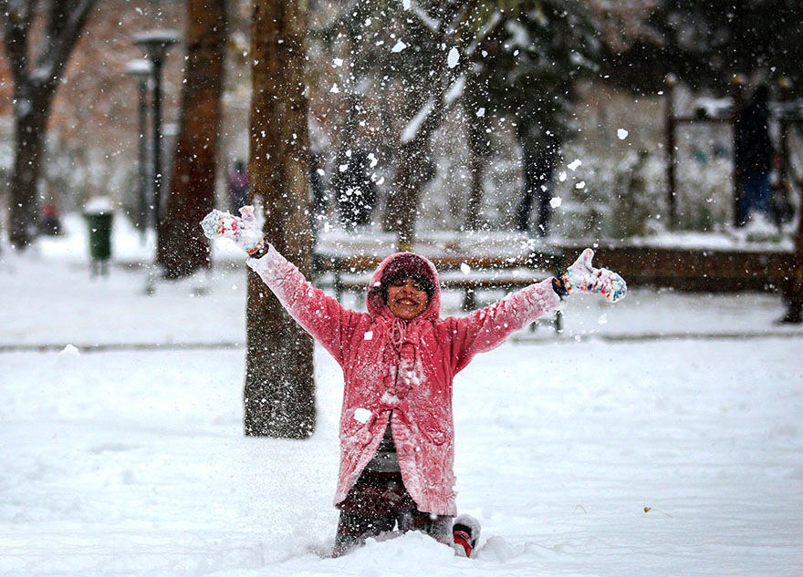 برودت هوا و تاخیر یکساعته در آغاز فعالیت مدارس سقز و زیویه